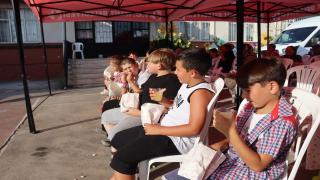 İzmit Belediyesi, ‘Bizim Köyde Şenlik Var’ etkinliğiyle Bayraktar’da çocuklara keyifli bir gün yaşattı