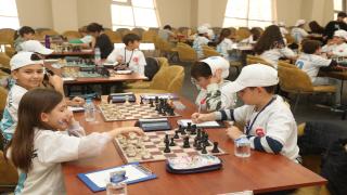 İzmit Belediyesi, engelli farkındalığına yönelik ödüllü satranç turnuvasına ev sahipliği yaptı