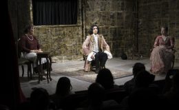 Sanat Akademisi kursiyerlerinin sergilediği ‘Uyumsuz’ oyunu büyük beğeni topladı