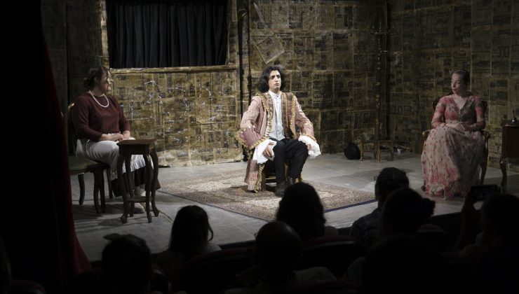 Sanat Akademisi kursiyerlerinin sergilediği ‘Uyumsuz’ oyunu büyük beğeni topladı