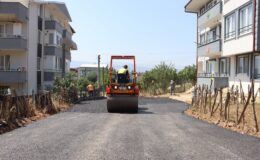 İzmit Belediyesi, Alikahya’da asfalt mesaisine devam ediyor