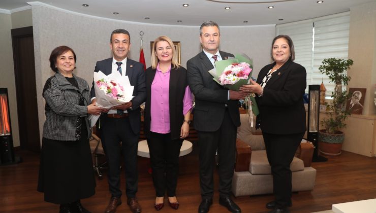 İzmit Belediyesinin yeni başkan yardımcıları  Vildan Bacıoğlu Taşkan ve Neslihan Çakır oldu
