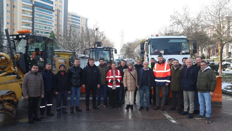 Başkan Hürriyet, karla mücadele çalışmalarını yakından takip ediyor