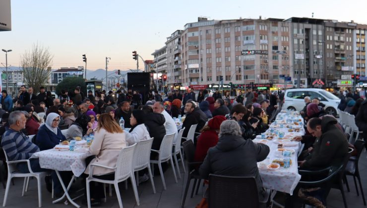 Bu Ramazan ayında da İzmit Belediyesi yine ücretsiz iftar sofraları kuracak
