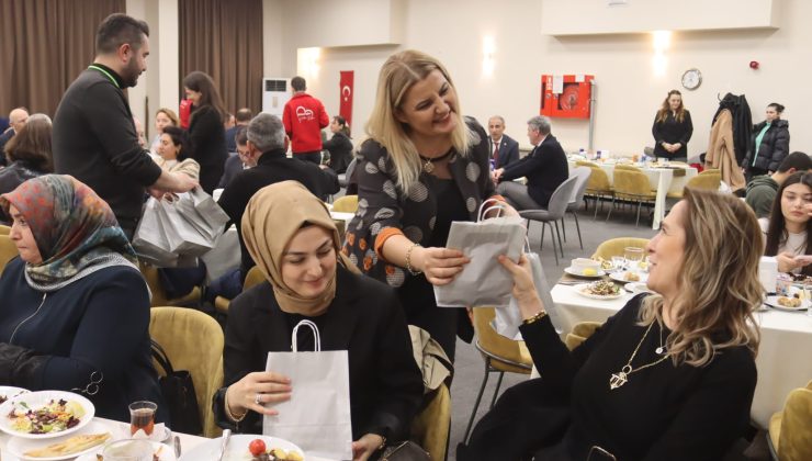Başkan Hürriyet, meclis üyeleri ve ailelerini iftarda ağırladı