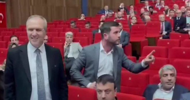 Hürriyet: Parmak sallama hikayesinde de gerçekler ortaya çıktı!