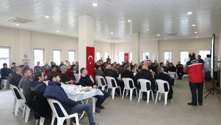 İzmit Belediyesinden üreticilere Meyve Ağacı Budama ve Aşılama Eğitimi