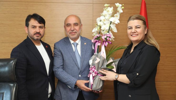 Fatma Başkan ve CHP İzmit’ten, SP’ye hayırlı olsun ziyareti