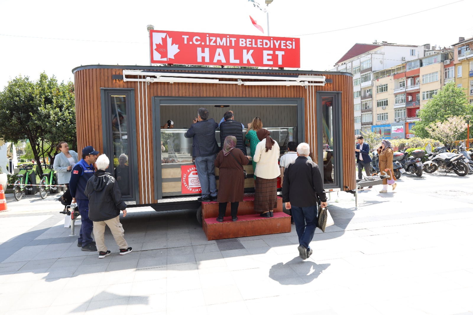 Halk Et Mobil Belediye Meydanı’nda! – Gülümse İzmit