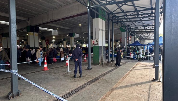 İzmit Belediyesinden, çevreyi rahatsız eden pazarcı esnaflarına 1 hafta men