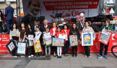 İzmit Belediyesinin 23 Nisan’a özel düzenlediği yarışmada dereceye girenler ödüllerini aldı