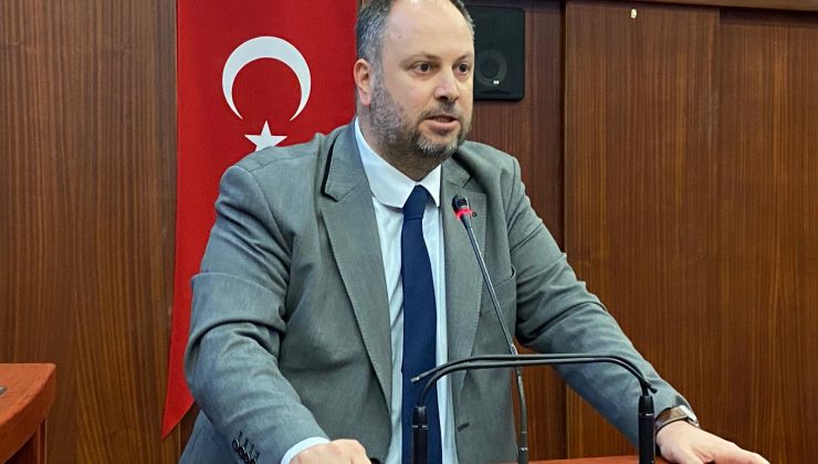 CHP’li Mehmet Ümit Küçükkaya: Demokratik haklarını kullanan gençlere Vandal demeyin!