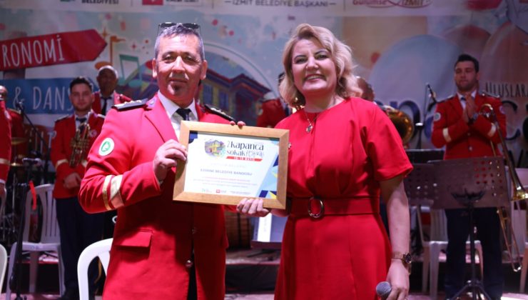 2. Kapanca Sokak Festivali’nde   Edirne Belediye Bandosu rüzgarı esti
