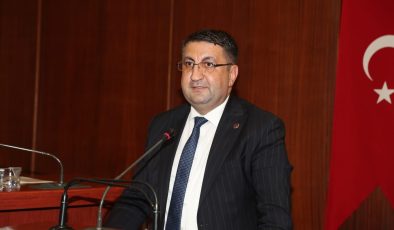 CHP’li Atasever: İzmit 73 milyon bütçe fazlası verdi, mali disiplini sağladı
