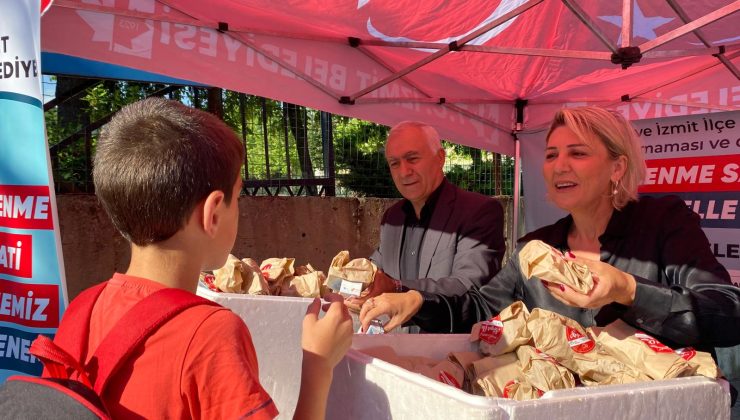 Beslenme Saati Projesi Emek ve Dayanışma İlkokulu’nda devam etti