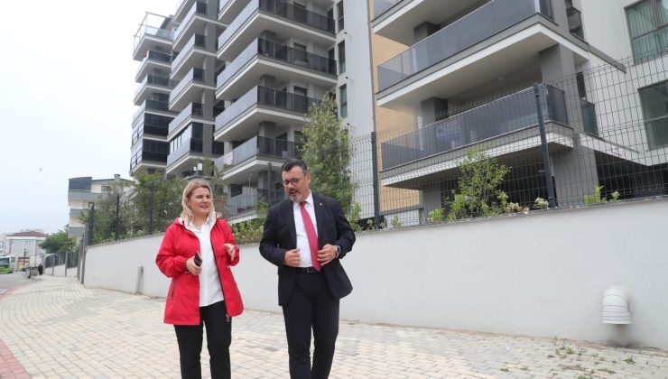 İZMİT BELEDİYESİ İKİNCİ KONUT PROJESİNİ DE KISA SÜREDE TAMAMLADI “Boş arazi 1,5 yılda gelir getiren projeye dönüştü”