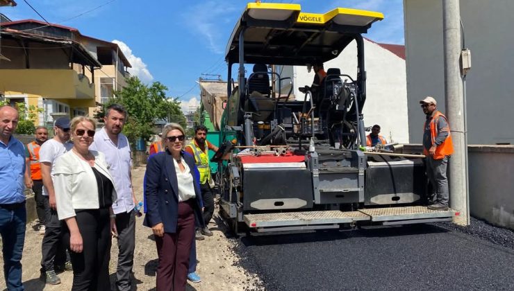 İzmit Belediyesi Tüysüzler’de asfalt mesaisinde