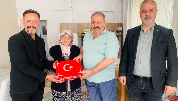 İzmit Belediyesinden Derince’deki Kıbrıs Gazilerine vefa ziyareti