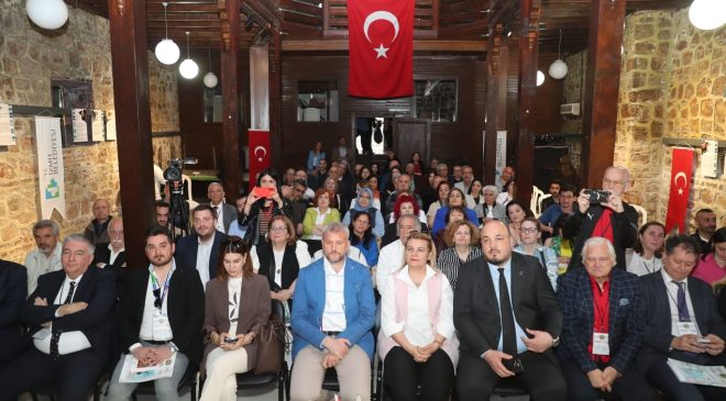 Uluslararası 2.Kapanca Sokak Festivali şiirlerle başladı