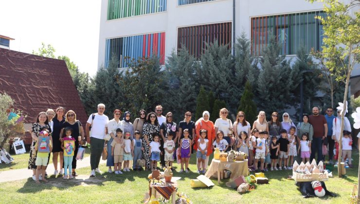 Çınar Çocuk Evleri yılsonu sergisi ailelerden tam not aldı