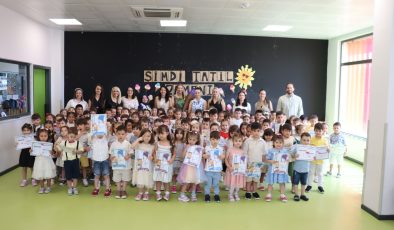 İzmit Belediyesi Çınar Çocuk Evlerinde karne heyecanı yaşandı