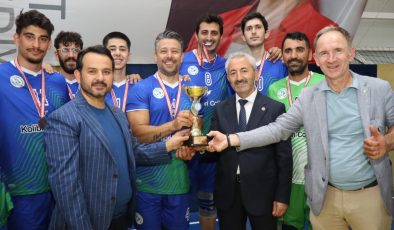 İzmit Belediyesinden Babalar Günü’ne özel ‘En Baba Turnuva’