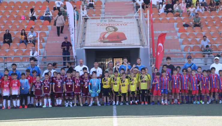 İzmit’in Kurtuluş Kupası coşkuyla tamamlandı