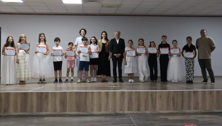 Sanat Akademisi Tiyatro Bölümü yılsonu gösterileri göz doldurdu