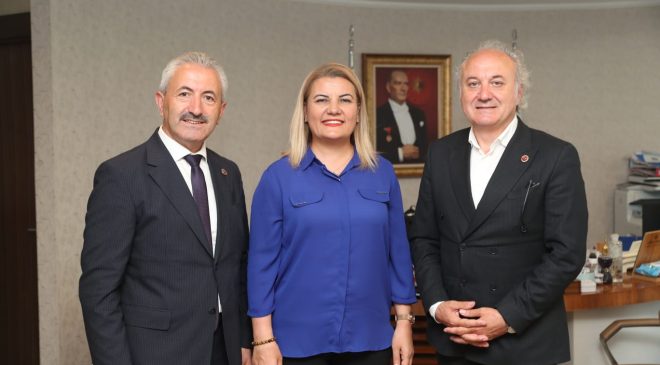 İzmit Belediyesinin yeni başkan yardımcıları Erdem Arcan ve Celal Hülür oldu