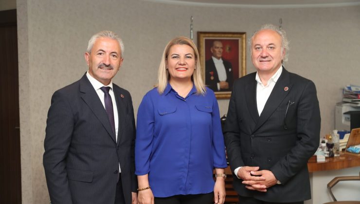 İzmit Belediyesinin yeni başkan yardımcıları Erdem Arcan ve Celal Hülür oldu