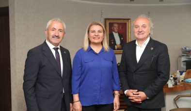 İzmit Belediyesinde yeni başkan yardımcılarının sorumluluk alanları belirlendi