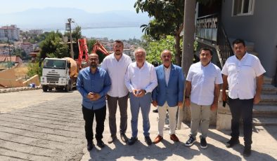 İzmit Belediyesi Neşe Sokak’ta 20 yıllık ulaşım sorununu çözdü