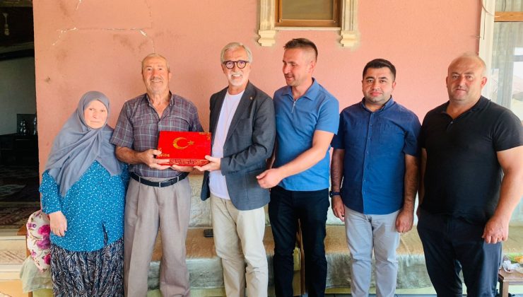 İzmit Belediyesi kahraman askerleri unutmadı