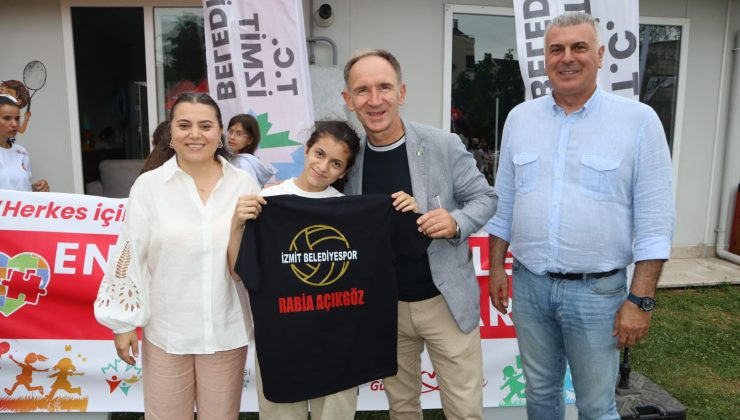 İzmit Belediyesi, otizmli bireylerle sahada kalplere dokundu