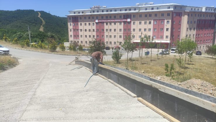 İzmit Belediyesinden Kabaoğlu’nda parapet çalışması