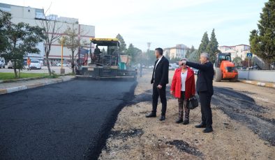 İzmit Belediyesi, Yahya Kaptan’da asfalt çalışmalarını hızlandırdı