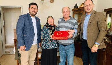 İzmit Belediyesinden Başiskele’de Kıbrıs Gazilerine anlamlı ziyaret
