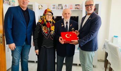 İzmit Belediyesinden Derince’deki Kıbrıs Gazilerine vefa ziyareti