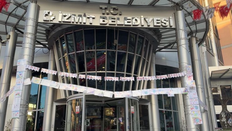 Çınar Çocuk Evleri öğrencilerinin eserleri belediyede, mutlulukları ekrana yansıdı