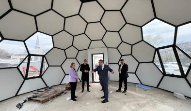 Fatma Başkan, Yahya Kaptan’daki Teknogaraj ve kütüphane projelerini İnceledi