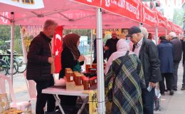 İzmit Bal Günleri Belediye Meydanı’nda başladı