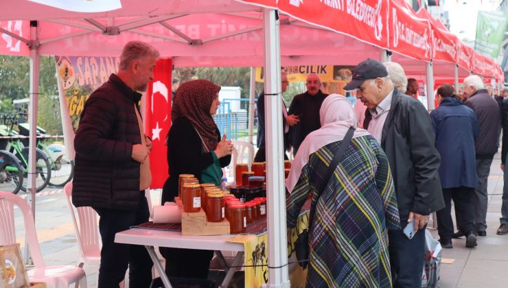 İzmit Bal Günleri Belediye Meydanı’nda başladı
