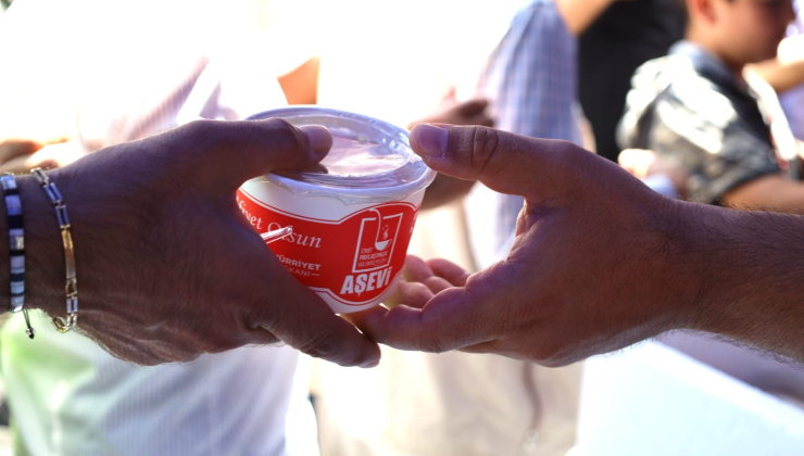 İzmit Belediyesi Regaip Kandili’nde helva ikram edecek