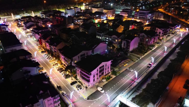 İzmit Belediyesi, İzmit’i ışıldayan ve düzenli caddelerle güzelleştiriyor