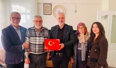 İzmit Belediyesinden Derince’de Kıbrıs gazilerine anlamlı ziyaret