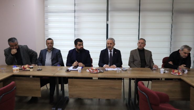 İzmit Belediyesi Bekirpaşa Bölgesi muhtarlarını dinledi 