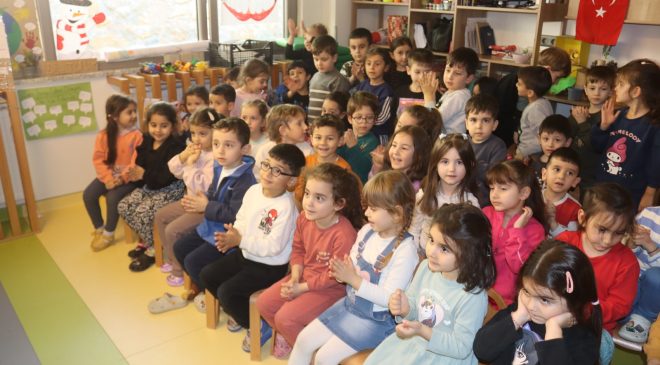 Miniklere Karagöz–Hacivat sürprizi