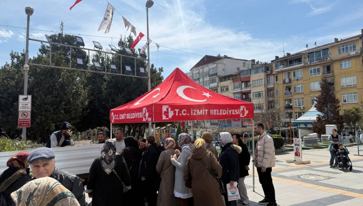 İzmit Belediyesi, Orman Haftası’na özel 2020 fidan dağıttı