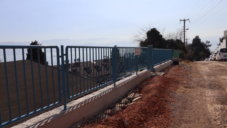 İzmit Belediyesi, Turgut’daki taş duvar çalışmasını tamamladı