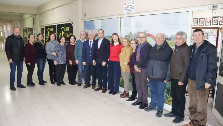İzmit Belediyesinin kentteki derneklere ziyaretleri devam diyor